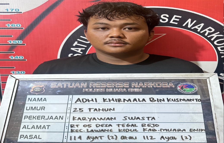 Karyawan swasta berinisial AK (25) ditangkap polisi di Desa Tegal Rejo, Kecamatan Lawang Kidul, Muara Enim.