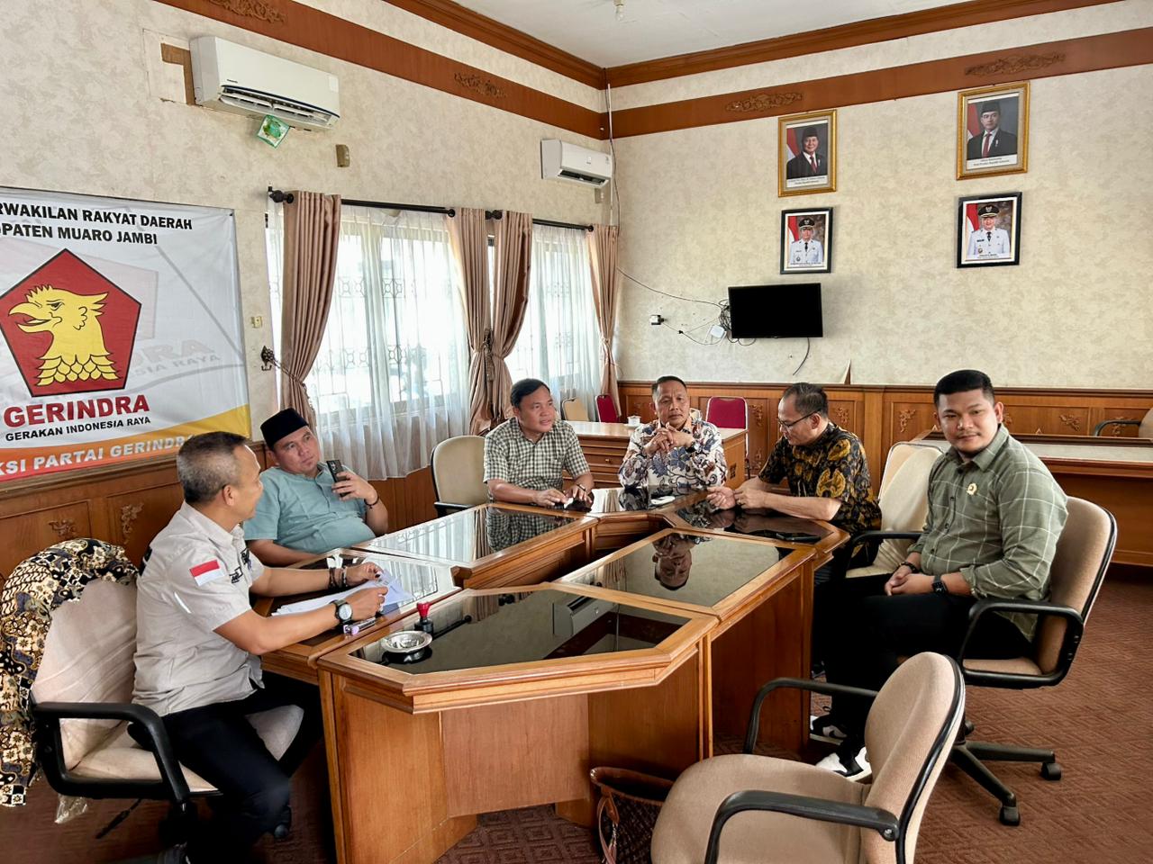 Komisi II DPRD PALI berdiskusi dengan DPRD Provinsi Jambi untuk mencari referensi pengawasan dan pencegahan pencemaran lingkungan.