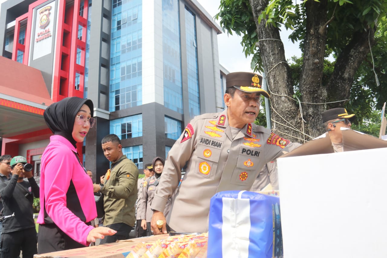 Polda Sumsel Distribusikan Logistik Besar untuk Warga Korban Bencana di Aceh, Sumatera Utara, dan Sumatera Barat