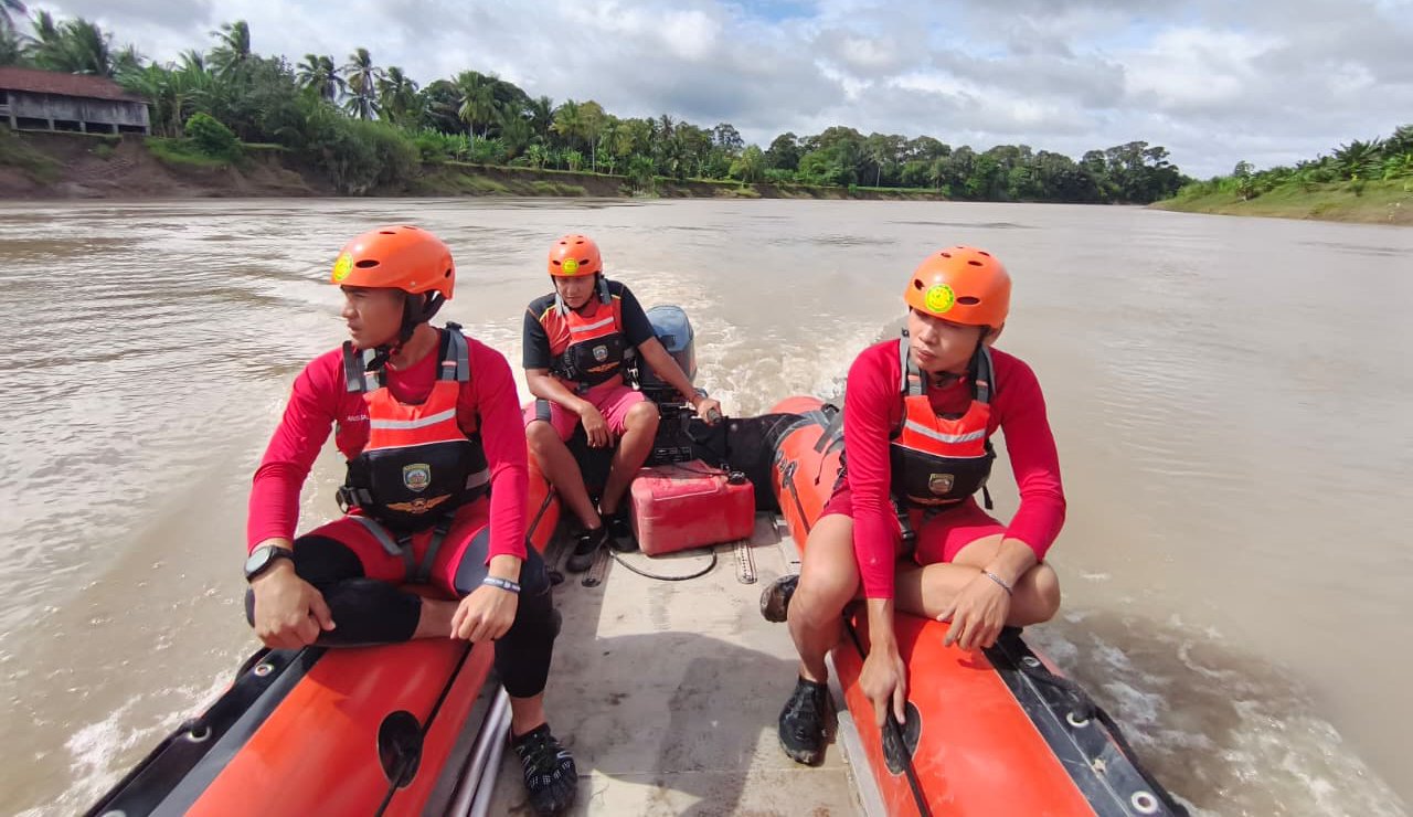 Basarnas Cari Pria yang Tenggelam di Sungai Lematang.