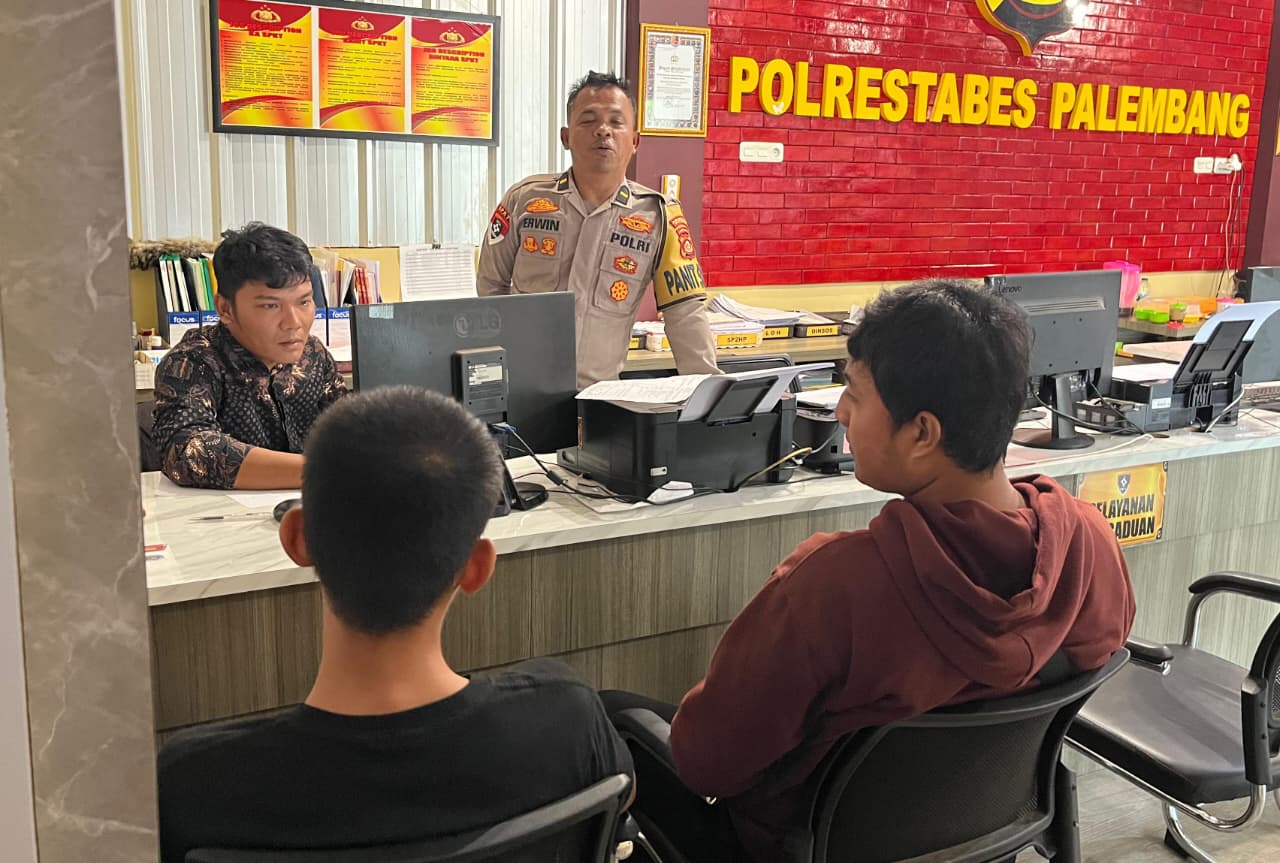 Seorang remaja berusia 16 tahun di Sako Palembang nyaris menjadi korban penembakan orang tak dikenal.