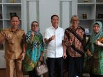 Wali Kota Palembang Ratu Dewa menerima silaturahmi Eks Departemen Penerangan Sumsel, Dan Lanal Palembang, dan Yayasan Izzatuna di Rumah Dinas, Selasa (30/12).