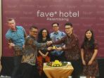 CEO Archipelago International John Flood bersama jajaran manajemen menghadiri Rebranding Ceremony Fave+ Hotel Palembang, Sabtu (6/12/2025).