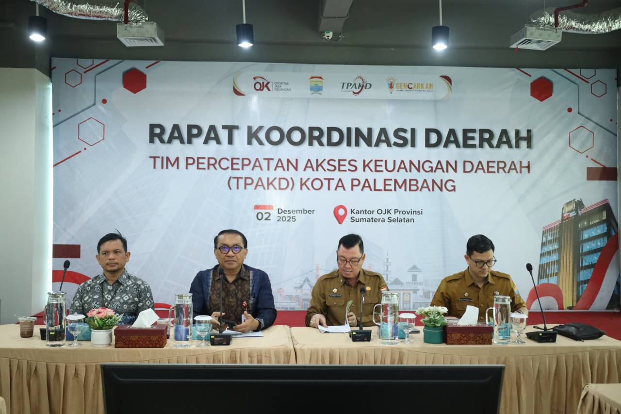 OJK Provinsi Sumatera Selatan bersama Pemerintah Kota Palembang saat membuka Rapat Koordinasi TPAKD Palembang Tahun 2025 di Ruang Komunal Kantor OJK Sumsel, Selasa (2/12/2025).