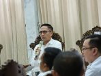 Wali Kota Palembang Ratu Dewa bersama Wakil Wali Kota Prima Salam saat menghadiri kegiatan bersama masyarakat. Wali Kota Palembang Ratu Dewa bersama Wakil Wali Kota Prima Salam saat menghadiri kegiatan bersama masyarakat.
