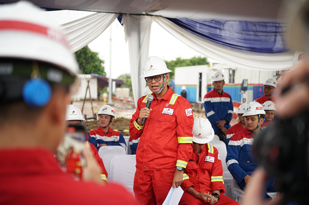 Wakil Menteri ESDM Yuliot (tengah) saat kunjungan kerja ke wilayah operasi PT Pertamina Hulu Energi Jambi Merang di Struktur Padang Pancuran, Kecamatan Bayung Lencir, Musi Banyuasin, Selasa (30/12).