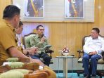 Wali Kota Palembang Ratu Dewa bersama jajaran PT Pelindo Regional 2 Palembang dan OPD terkait saat audiensi pemanfaatan aset 200 hektare di Sungai Lais untuk pengembangan kawasan industri, Senin (5/1/2026). Wali Kota Palembang Ratu Dewa bersama jajaran PT Pelindo Regional 2 Palembang dan OPD terkait saat audiensi pemanfaatan aset 200 hektare di Sungai Lais untuk pengembangan kawasan industri, Senin (5/1/2026).