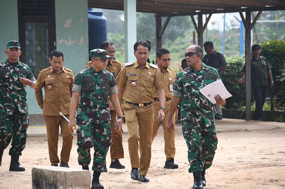 Danrem 044/Gapo Brigjen TNI Adri Koesdyanto bersama jajaran menghadiri peresmian Koperasi Merah Putih di Desa Harapan, Kabupaten OKI.