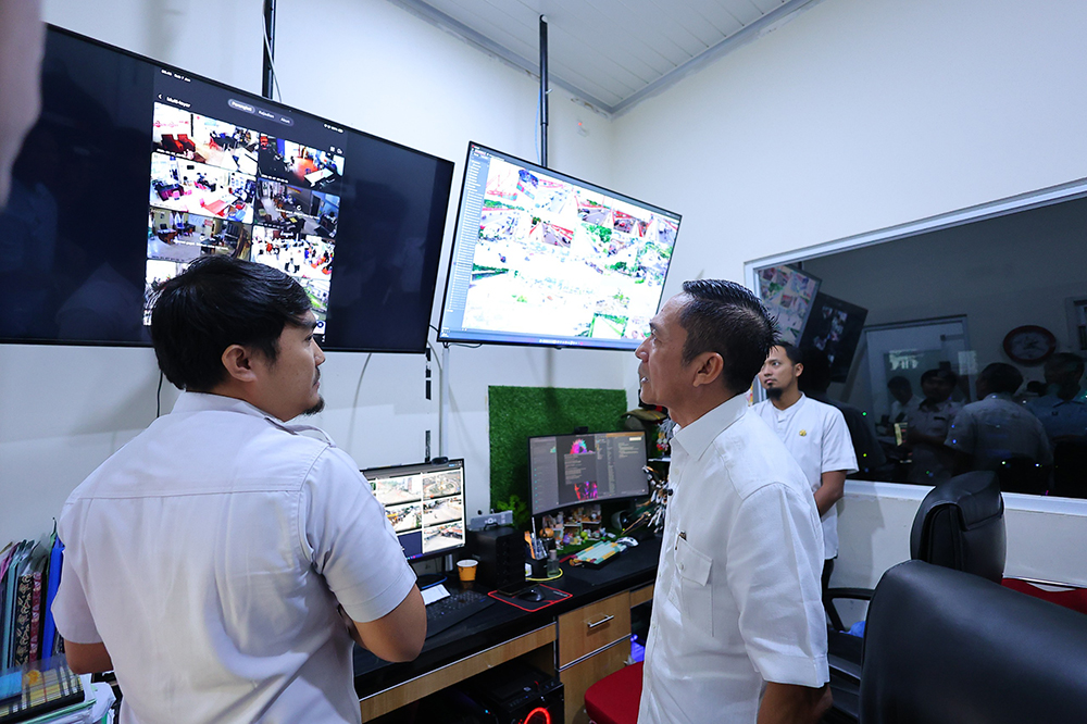 Wali Kota Palembang, Drs. H. Ratu Dewa, M.Si, saat melakukan kunjungan kerja ke Dinas Komunikasi dan Informatika (Kominfo) Kota Palembang, Rabu (7/1/2026).