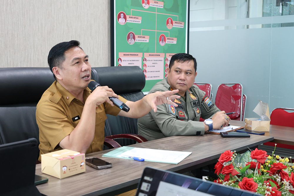 Kepala Dinas Kominfo Palembang, Adi Zahri S.I.Kom, memimpin rapat koordinasi bersama OPD terkait terkait rencana pemasangan 100 CCTV di berbagai titik strategis Kota Palembang.