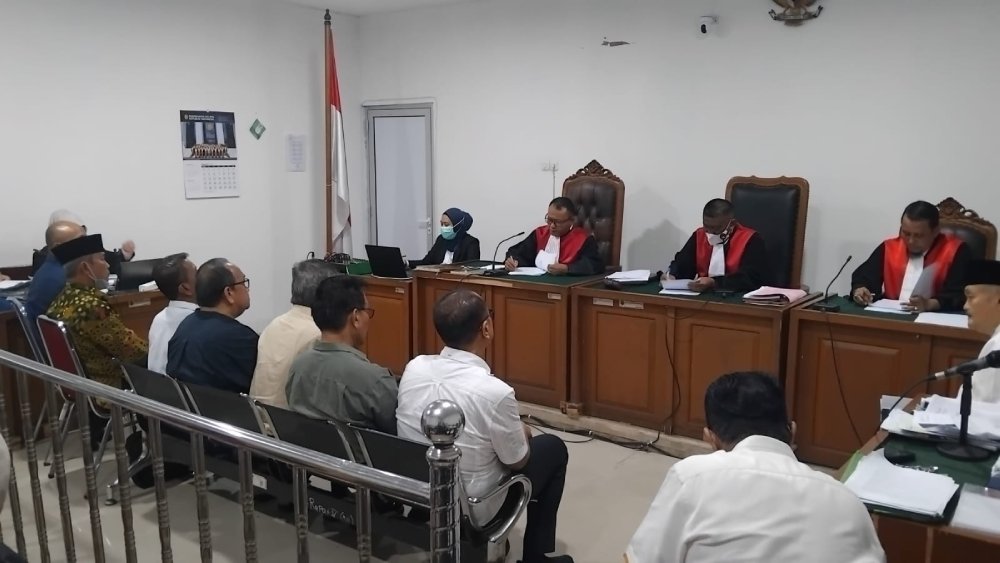 Tim kuasa hukum Alex Noerdin memaparkan sisi lain kasus revitalisasi Pasar Cinde saat persidangan di Museum Tekstil Palembang, Senin (12/1/2026).
