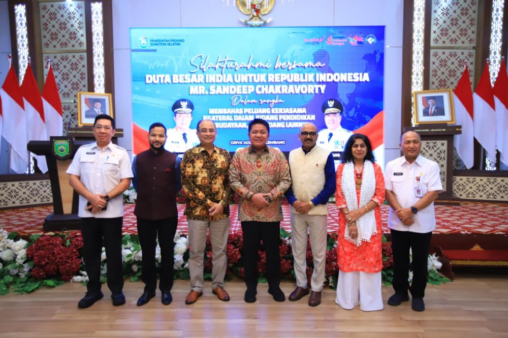 Gubernur Sumsel Herman Deru saat menerima kunjungan Dubes India Mr. Sandeep Chakravorty di Griya Agung Palembang, membahas kerja sama pendidikan, investasi, dan pertanian, Rabu (14/1/2026).