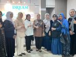 Ketua TP PKK Kota Palembang Hj. Dewi Sastrani menghadiri Grand Opening kantor cabang Dream Tour Palembang, menandai ekspansi pertama Dream Tour di Pulau Sumatera. Ketua TP PKK Kota Palembang Hj. Dewi Sastrani menghadiri Grand Opening kantor cabang Dream Tour Palembang, menandai ekspansi pertama Dream Tour di Pulau Sumatera.
