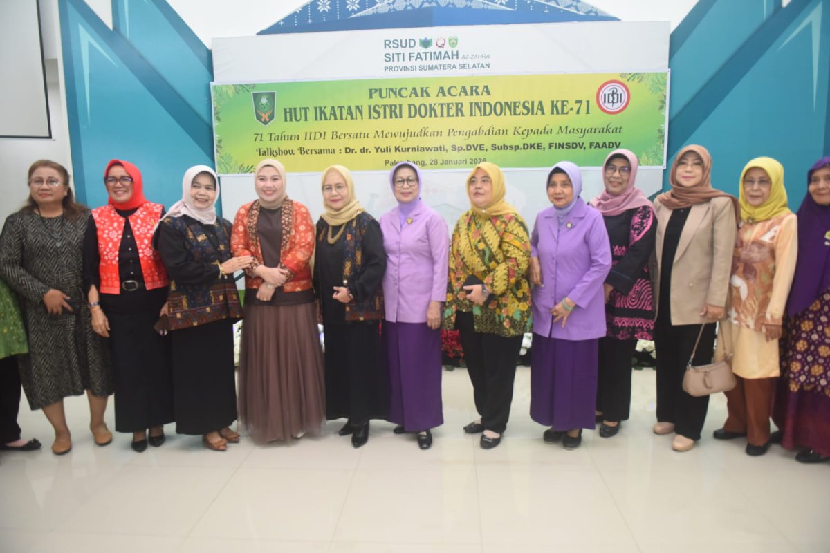 Ikatan Istri Dokter Indonesia (IIDI) Cabang Palembang memperingati HUT ke-71 dengan tema “71 Tahun IIDI Bersatu Mewujudkan Pengabdian kepada Masyarakat” di RSUD Siti Fatimah Provinsi Sumatera Selatan, Rabu (28/1/2026).