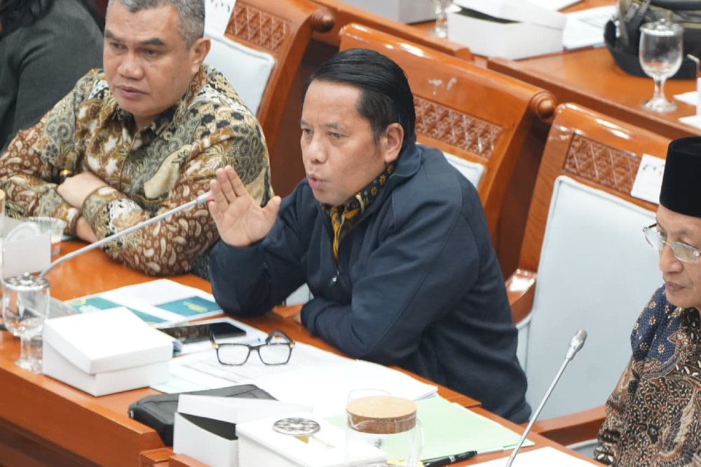 Sekretaris Jenderal Kementerian Agama Kamaruddin Amin menyampaikan usulan Anggaran Belanja Tambahan (ABT) sebesar Rp5,87 triliun dalam Rapat Kerja bersama Komisi VIII DPR RI di Jakarta, Rabu (28/1/2026).