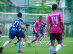 Pemain SSB Palembang Soccer Skills merayakan gol ke gawang SSB Its Time pada laga Liga Top Skor Regional Palembang 2026 di Lapangan On Pitch Sport Hub IBA, Minggu (1/2/2026).