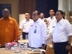 Sekda Provinsi Sumsel H. Edward Candra saat membuka Rapat Teknis Koordinasi dan Sinkronisasi Program Kegiatan Tahun Anggaran 2027 bidang sumber daya air di Ruang Rapat Musi, Dinas PSDA Sumsel.