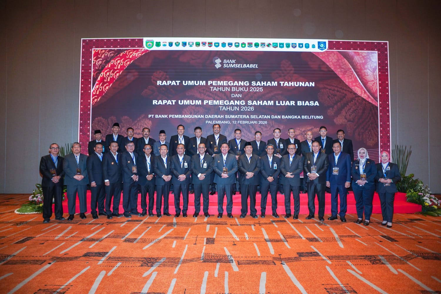 Manajemen dan pemegang saham Bank Sumsel Babel saat menggelar RUPS Tahunan Tahun Buku 2025 di Hotel Novotel Palembang, Kamis (12/2/2026), yang memutuskan pembagian dividen sebesar Rp302,9 miliar.