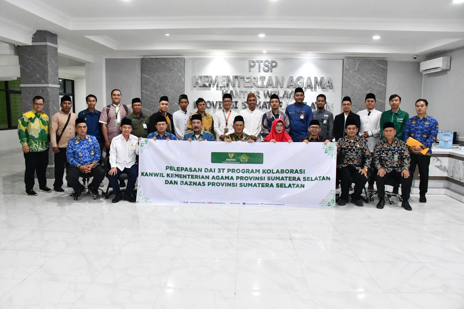 Kepala Kanwil Kementerian Agama Sumatera Selatan, Syafitri Irwan, melepas tujuh Dai program 3T yang akan bertugas memperkuat dakwah dan moderasi beragama di Kabupaten Empat Lawang, Rabu (18/02/2026).