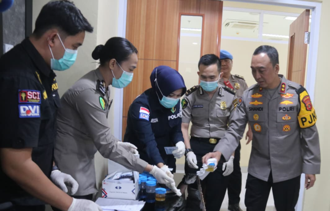 Kapolda Sumsel Pimpin Tes Urine Mendadak, Tegaskan Zero Tolerance Narkoba Berlaku Tanpa Kompromi