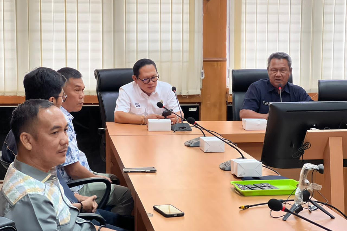 Kunjungan DPRD PALI ke Dinas Pendidikan Sumsel fokus pada transparansi SPMB 2026 serta peningkatan sarana dan prasarana SMA/SMK.