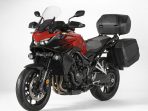 Honda CB1000GT sport Tampilan Honda CB1000GT yang baru diperkenalkan di Jepang. Motor sport tourer bermesin 1.000 cc ini hadir dengan windscreen tinggi, lampu kabut, serta top case dan pannier besar untuk menunjang perjalanan jarak jauh.