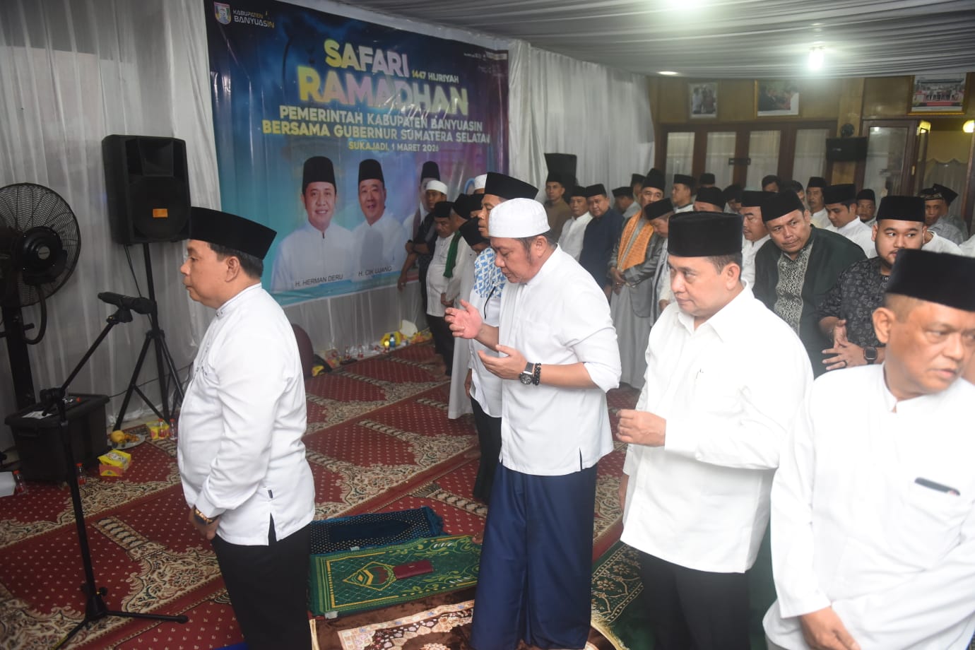 Bupati Banyuasin Askolani mendampingi Gubernur Sumsel dalam Pengajian Ramadhan di Kelurahan Sukajadi, Kecamatan Talang Kelapa, Kabupaten Banyuasin.