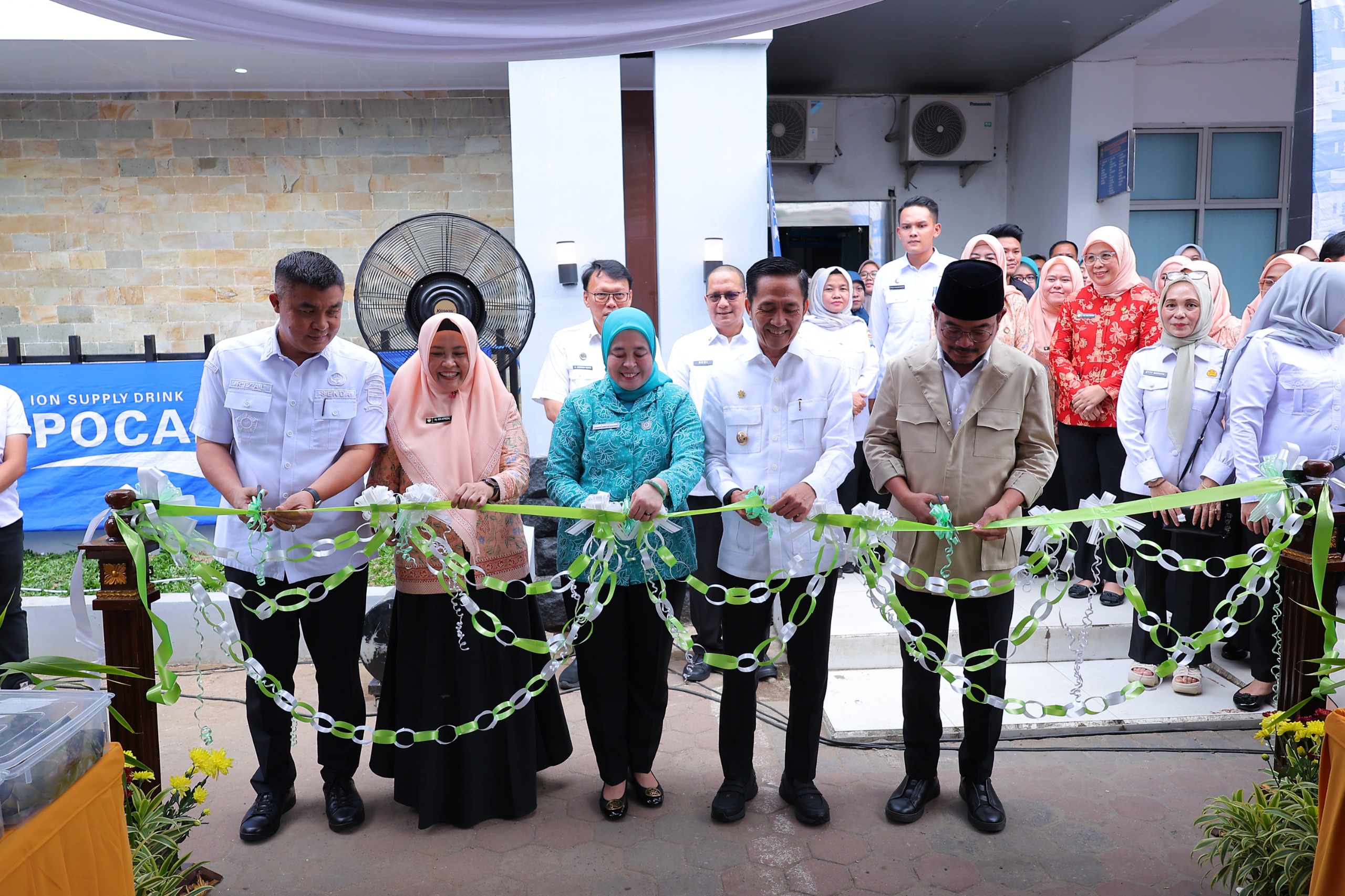Wali Kota Ratu Dewa membuka secara resmi Bazar Ramadhan 2026 di halaman Setda Palembang, Rabu (4/3/2026).