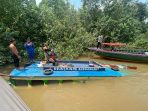 Proses evakuasi speed boat penumpang Haras Group yang tenggelam akibat dihantam ombak besar di perairan Muara Jalur 8, Desa Upang Ceria, Kecamatan Muara Telang, Banyuasin, Kamis (5/2/2026). Proses evakuasi speed boat penumpang Haras Group yang tenggelam akibat dihantam ombak besar di perairan Muara Jalur 8, Desa Upang Ceria, Kecamatan Muara Telang, Banyuasin, Kamis (5/2/2026).