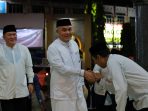 Sekretaris Daerah Kota Palembang Aprizal Hasyim menghadiri Sholat Isya dan Tarawih berjamaah sekaligus peringatan Nuzulul Qur’an 1447 H di Masjid Darussaid Palembang, Sabtu (7/3/2026).