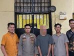 Tersangka SH dalam kasus pencurian ternak di Kabupaten Musi Rawas Utara dilimpahkan ke Kejaksaan Negeri Lubuklinggau bersama barang bukti setelah berkas perkara dinyatakan lengkap (P-21), Kamis (5/3/2026). Tersangka SH dalam kasus pencurian ternak di Kabupaten Musi Rawas Utara dilimpahkan ke Kejaksaan Negeri Lubuklinggau bersama barang bukti setelah berkas perkara dinyatakan lengkap (P-21), Kamis (5/3/2026).
