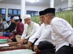 Walikota Palembang Ratu Dewa bersama jajaran Pemkot Palembang melaksanakan Safari Ramadhan 1447 H di Musholla Al Ikhlas, Kecamatan Seberang Ulu I, Rabu (11/03/2026) malam. Walikota Palembang Ratu Dewa bersama jajaran Pemkot Palembang melaksanakan Safari Ramadhan 1447 H di Musholla Al Ikhlas, Kecamatan Seberang Ulu I, Rabu (11/03/2026) malam.