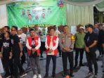 Wali Kota Palembang Ratu Dewa didampingi Wakil Wali Kota Prima Salam dan Kapolrestabes Palembang KBP Sonny Mahar Budi Adityawan melepas peserta Ramadhan Run 100 M 2026 dari rumah dinas Wali Kota Palembang, Sabtu malam (14/3/2026). Wali Kota Palembang Ratu Dewa didampingi Wakil Wali Kota Prima Salam dan Kapolrestabes Palembang KBP Sonny Mahar Budi Adityawan melepas peserta Ramadhan Run 100 M 2026 dari rumah dinas Wali Kota Palembang, Sabtu malam (14/3/2026).