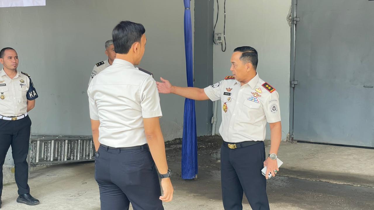 Kakanwil Ditjenpas Sumatera Selatan, Erwedi Supriyatno, didampingi Kepala Rutan Kelas I Palembang Muhammad Rolan, meninjau langsung kesiapan layanan kunjungan Hari Raya Idul Fitri 1447 H