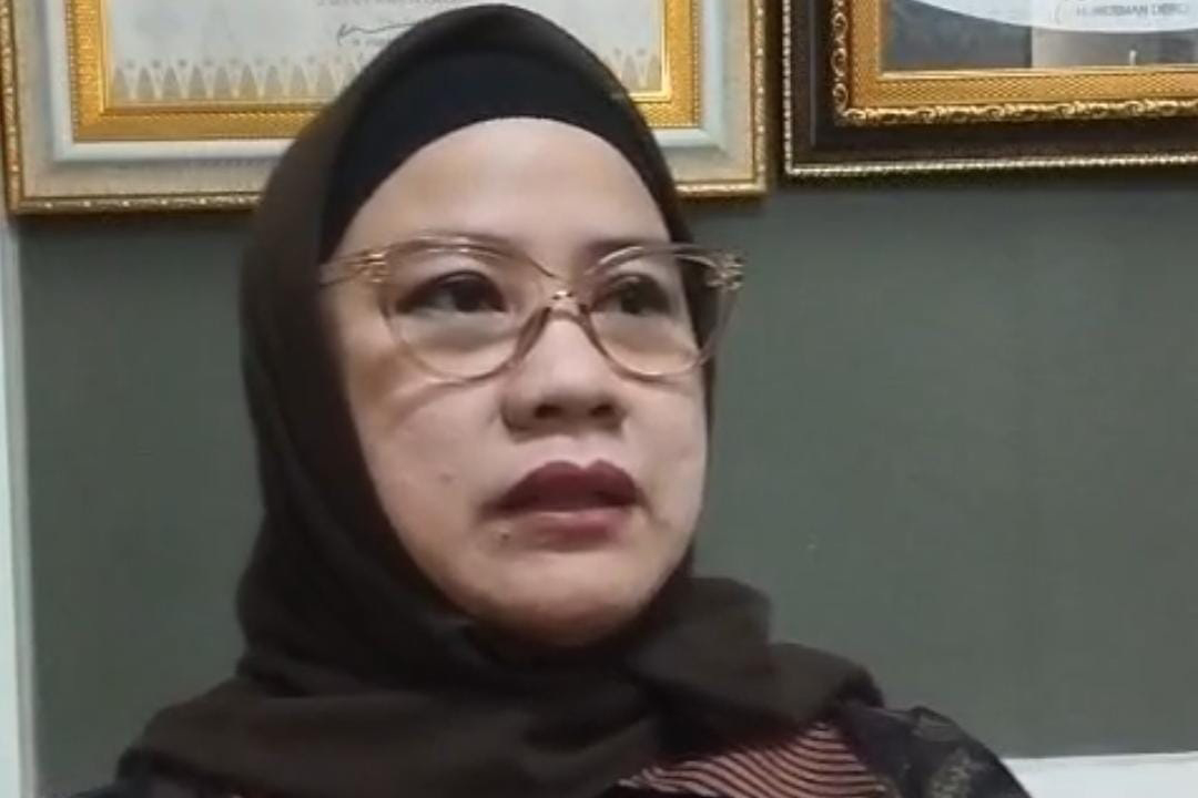 Kepala Bappeda Litbang Kota Palembang, Dr. Korlena, ST., MT, memimpin Rapat Pelaporan Program Strategis Nasional (PSN) Tahun 2025 bersama perwakilan OPD di Ruang Rapat Musi, Kantor Bappeda Litbang Palembang, Jumat (6/3/2026).