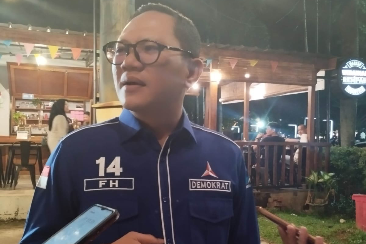 Wakil Ketua II DPRD Kabupaten PALI, Firdaus Hasbullah, SH, MH menghadiri kegiatan konsolidasi dan buka puasa bersama DPD Partai Demokrat Sumatera Selatan di Hotel Swarna Dwipa Palembang, Senin (9/3/2026).