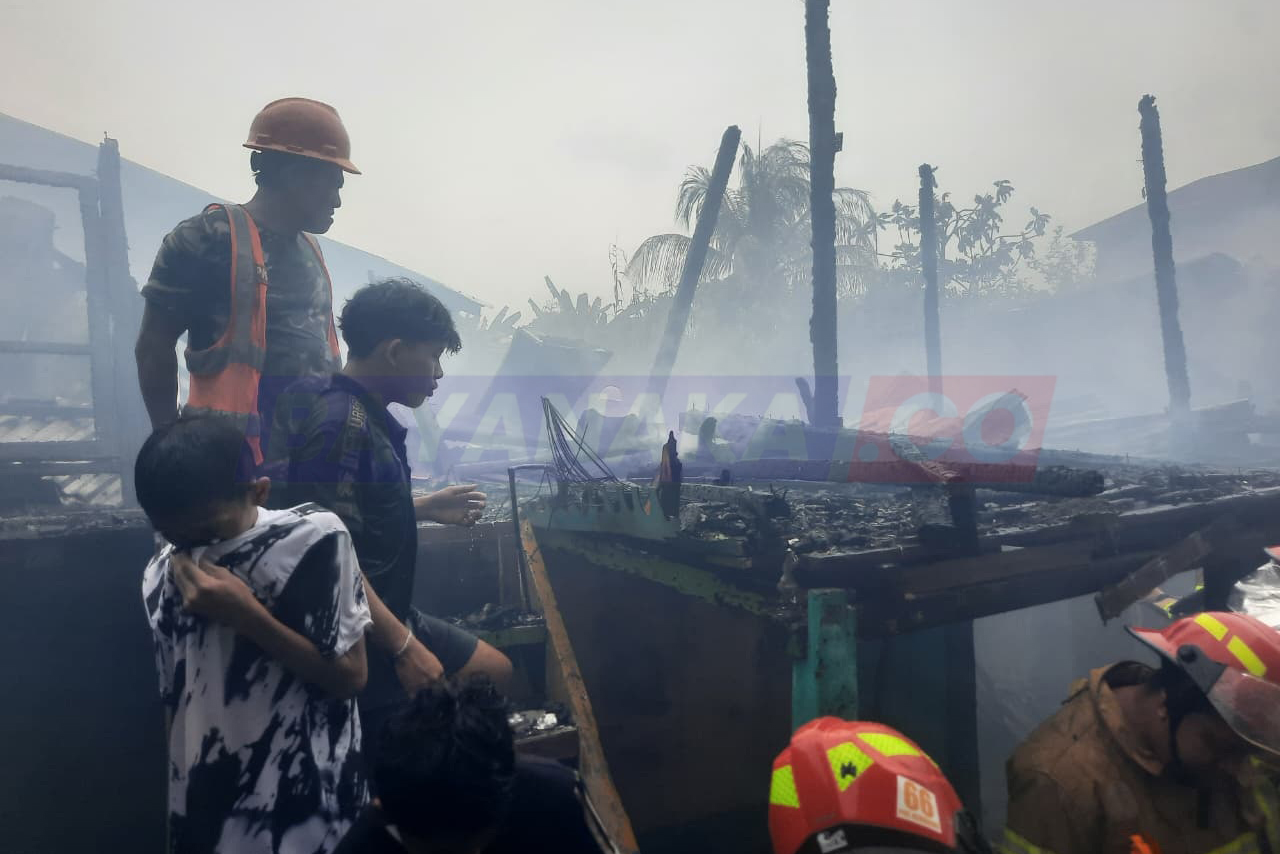 Kondisi puing-puing rumah warga pascakebakaran di Kecamatan Ilir Timur II, api diduga berasal dari pembakaran sampah di bawah rumah panggung.