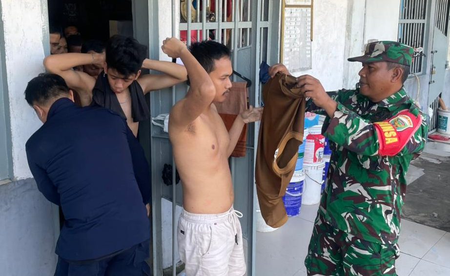 Ciptakan Situasi Aman, Rutan Palembang Razia Serentak Kamar Hunian Warga Binaan