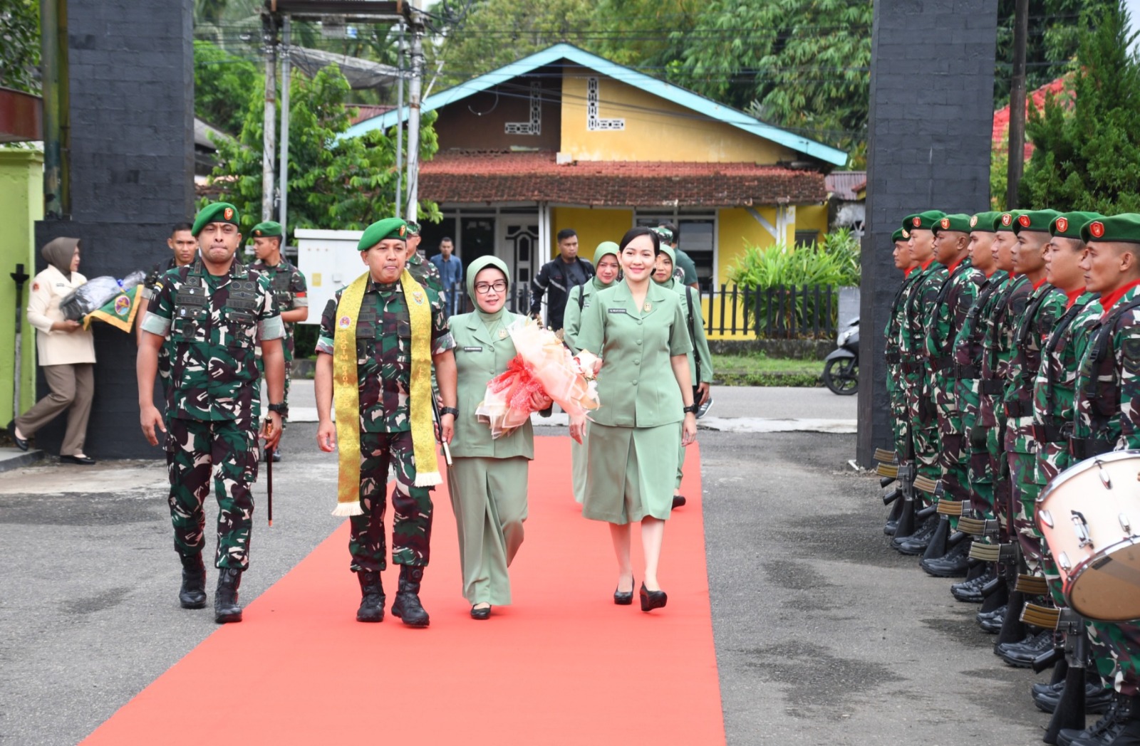 Suasana hangat dan penuh kekeluargaan mewarnai kunjungan kerja Danrem 044/Gapo Brigjen TNI Khabib Mahfud di Kodim 0406/Lubuk Linggau.