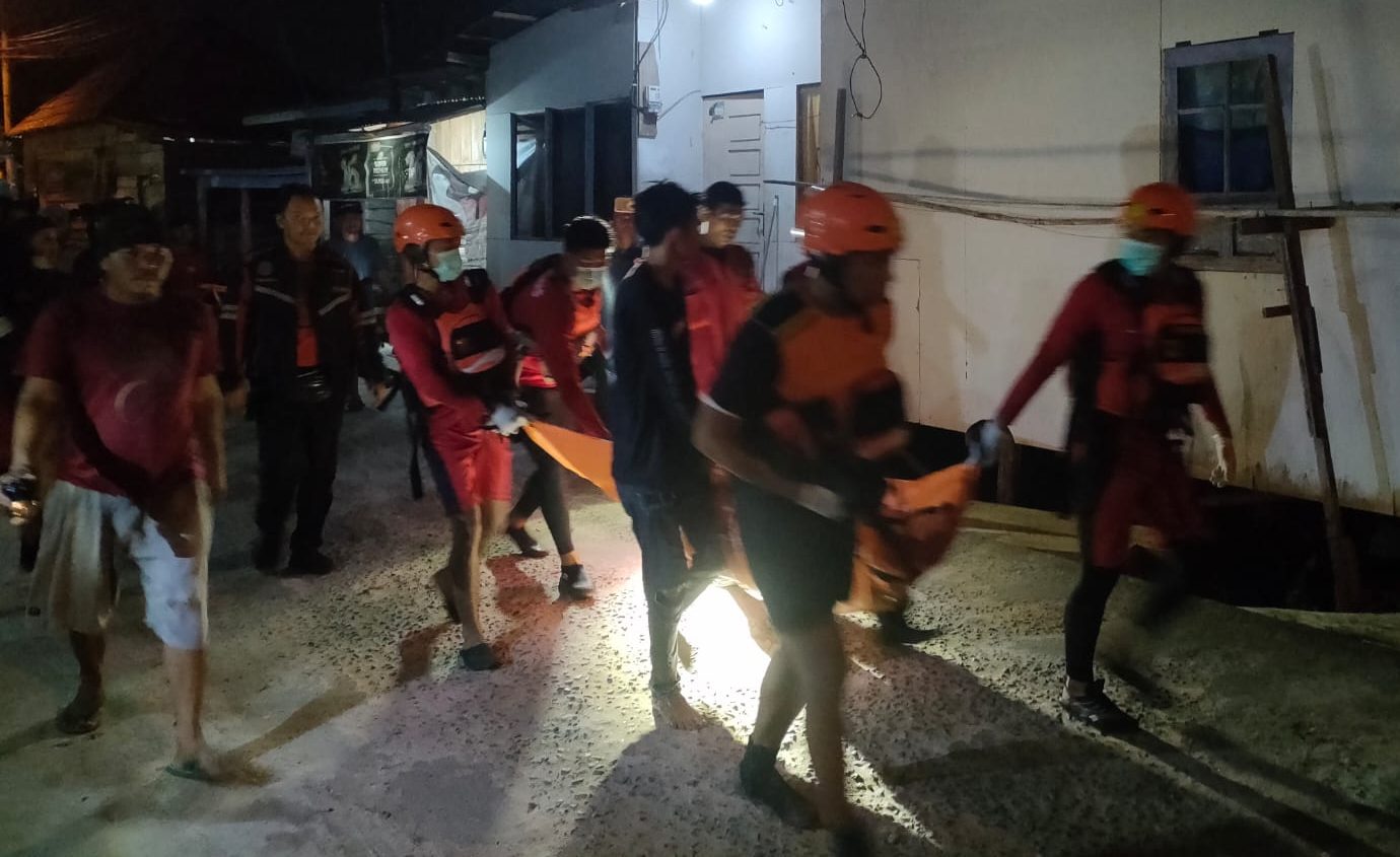 Pulang dari Pangkas Rambut, Remaja di Kertapati Tenggelam di Sungai Musi