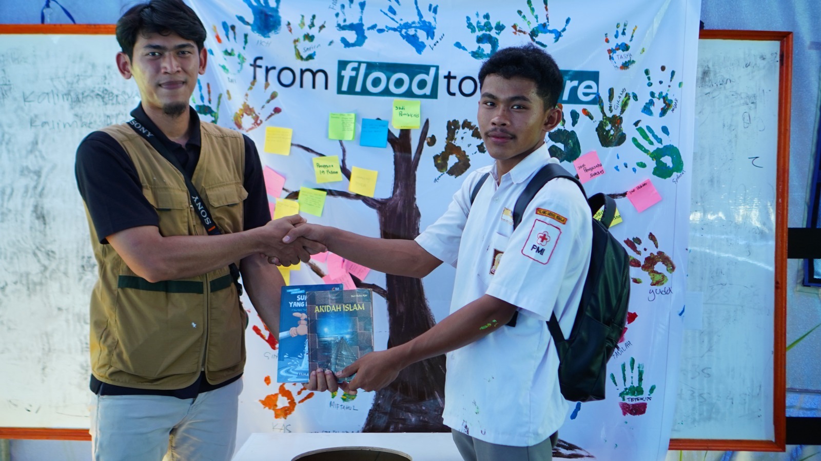 PTBA Perkuat Pemulihan Psikologis dan Sarana Pendidikan Pascabanjir Sumatera