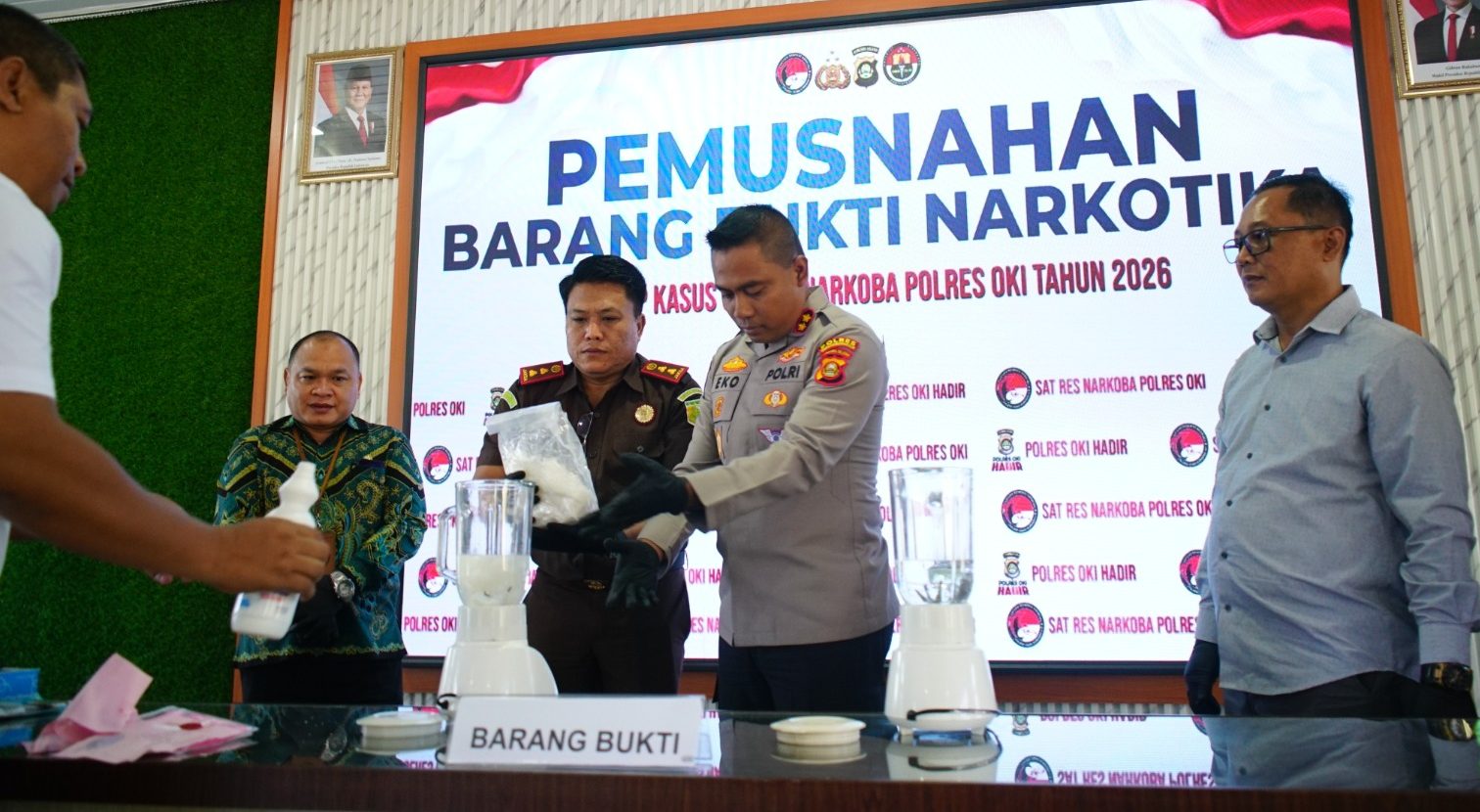 Polres OKI Blender Barang Bukti Hampir 1 Kilogram Sabu Senilai Ratusan Juta