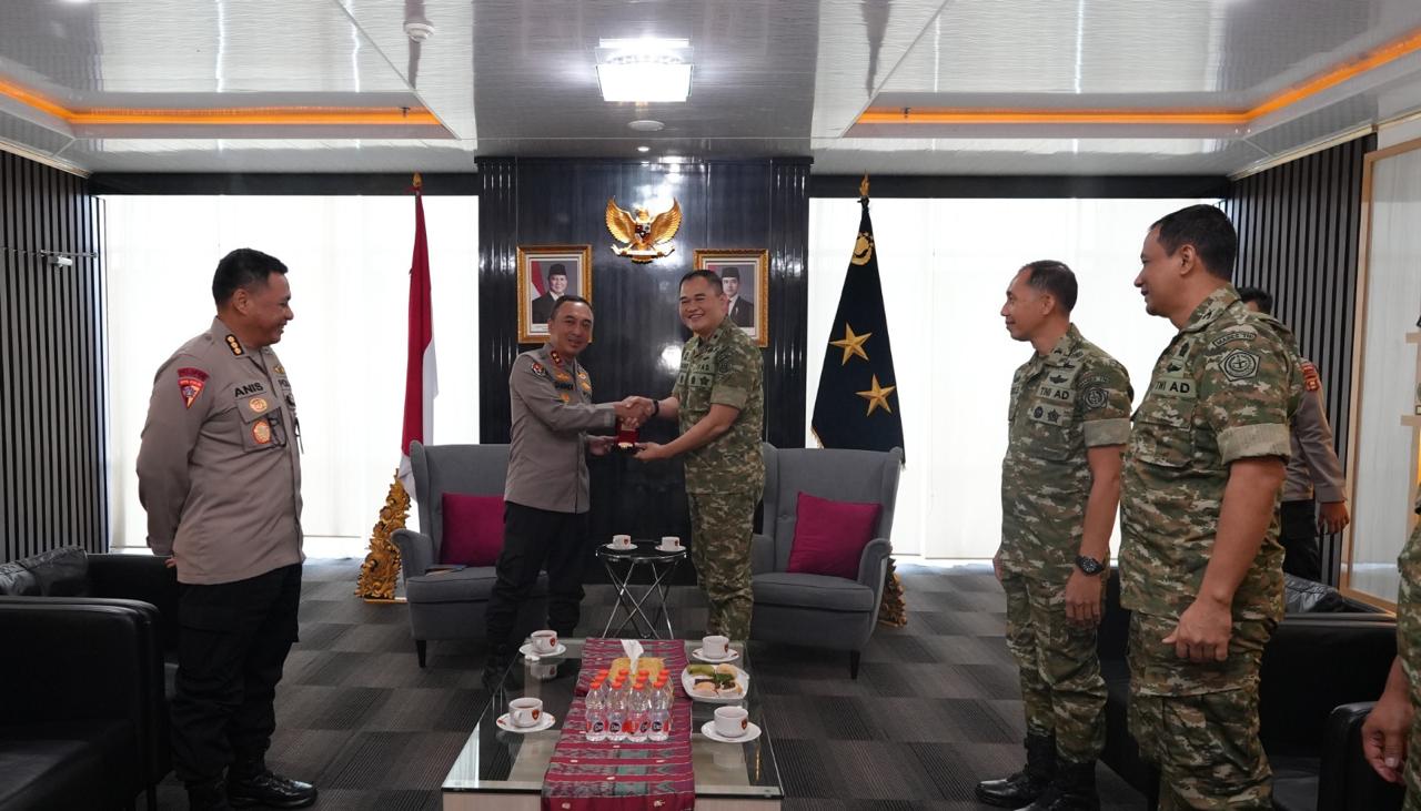 Perkuat Sinergi, Polda Sumsel Sambut Tim Puldata Sahli Panglima TNI di Palembang