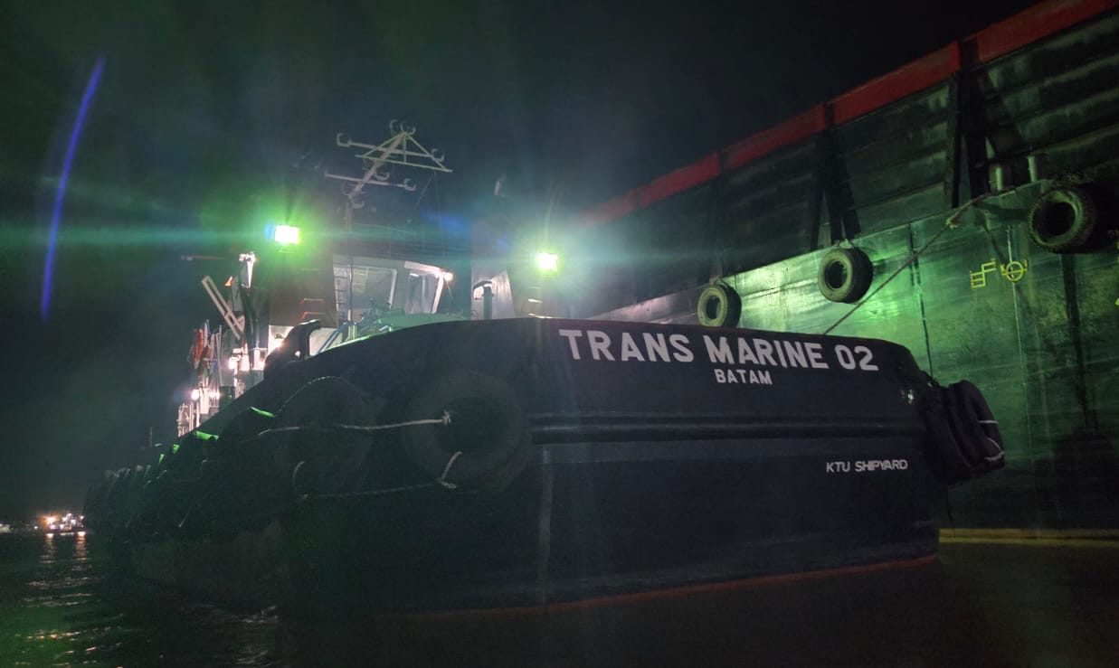 Rumah Warga Roboh Ditabrak Tongkang Larat, Polda Sumsel Selidiki Unsur Kelalaian Tug Boat Trans Marine 02