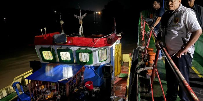 Polda Sumsel Sita Dua Kapal Bermuatan 82 Ribu Kiloliter Solar Ilegal di Perairan Banyuasin ⠀